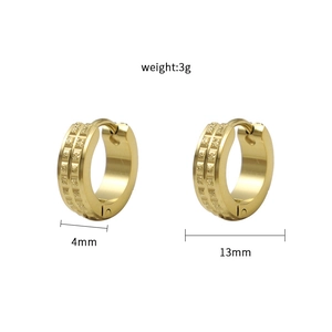 Golden 4mm stainless steel hoop earrings with knurled non-slip texture and 13mm diameter
