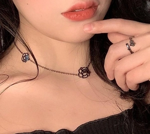 Elegant black hollow camellia flower choker necklace and matching open ring set for women