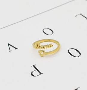 Vergoldeter Edelstahl Mama Ring mit Herzdetail und verstellbarem offenem Design