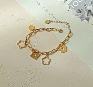 Elegant gold titanium steel daisy flower chain bracelet for women with square charms