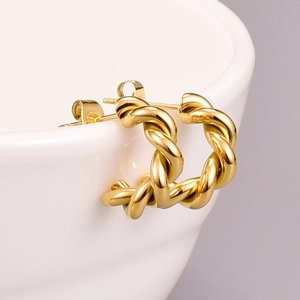 Orecchini a cerchio a corda intrecciata placcati oro 18k dal design minimalista