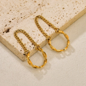 Boucles d'oreilles clips minimalistes en acier inoxydable doré avec maillons ovales