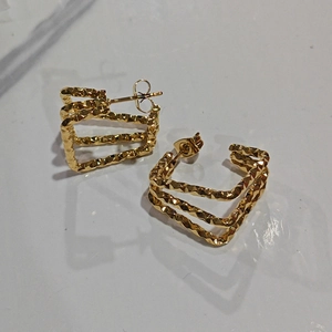 Minimalist multi-layer square gold earrings with hammer-textured finish for women