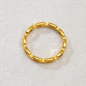 Polierter goldener Edelstahl-Kettenring für Paare mit Punzierungsdetail am Ring