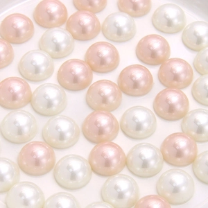 Glänzende weiße und rosa runde Perlen-Cabochons für DIY Schmuck und Bastelarbeiten