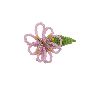 Accesorio floral de cuentas hecho a mano con pétalos rosas y hoja verde para joyas DIY