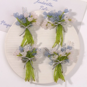 Handmade Glass Beaded Bouquet Brooch Lavender Tulip Fresh Floral Pin For Wedding Party Decorative Accessory Jewelry For Women