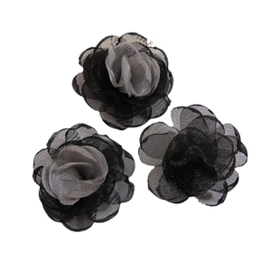 Dreiteilige Haar-Accessoires aus Mesh-Blütenblättern in Schwarz und Dunkelgrau