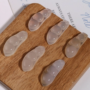 Six pendentifs haricots en agate translucide pour création de bijoux artisanaux
