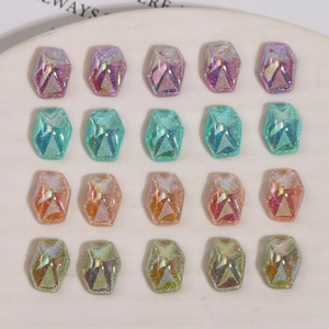 Schillernde facettierte Harzanhänger in Aurora-Farben für DIY-Schmuck und Nagelkunst