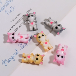 Simpatici ciondoli a gatto 3D in resina con cuori rosa per orecchini e accessori fai da te