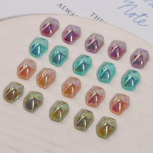 Irisierende facettierte Harz-Cabochons in vier Farben für DIY-Schmuck und Handwerk