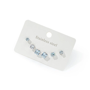 Lot de six boucles d'oreilles carrées en zircon bleu clair sur griffes en acier inoxydable