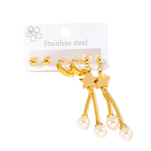 Détails de l'ensemble de boucles d'oreilles en acier avec perles et pompons sur carte