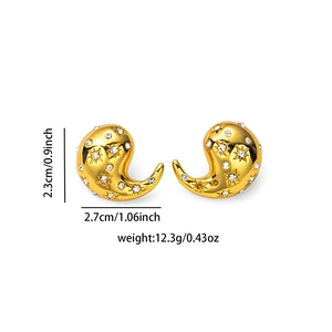 Détail de boucles d'oreilles paisley dorées avec zircons et dimensions affichées