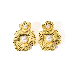 Boucles d'oreilles tournesol dorées vintage avec pétales et perles blanches élégantes