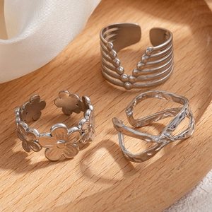 Set di tre anelli in acciaio inossidabile argento con design floreali e aperti