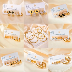 Ensemble de Boucles d'Oreilles en Acier Inoxydable pour Femmes Plaqué Or Cœur Étoile Papillon Fleur Strass Créoles