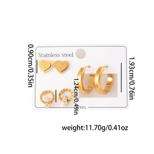 Vue détaillée des dimensions du lot de trois paires de boucles d'oreilles en acier doré