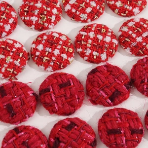 Détail de boutons en tissu tweed rouge 25mm avec fil métallique pour accessoires cheveux DIY