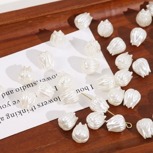 Perles acryliques blanc crème en forme de muguet pour création bijoux DIY