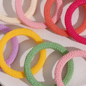 5cm bunte Harz-Ohrringe mit Kieseltextur in verschiedenen leuchtenden Farben für DIY
