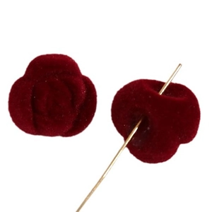 Boucles d'oreilles clous bouton de rose floqué bordeaux avec tiges dorées élégantes