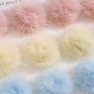 Pluizige 3cm gekleurde imitatiebont ballen in roze, geel en blauw voor DIY haaraccessoires