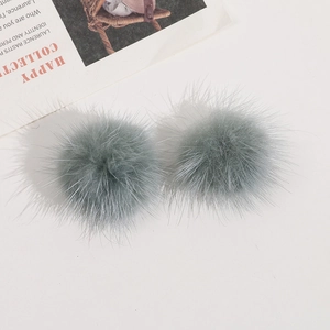 Paar flauschige 3,5 cm blaugraue Nerzimitat-Fellkugeln für DIY-Schmuck und Haarschmuck