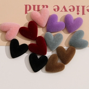 Ciondoli colorati a forma di cuore floccato per fai da te e creazione di gioielli