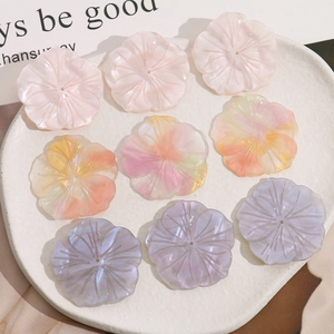 Amuletos florales hechos a mano en resina degradada perlada para creación de joyas DIY