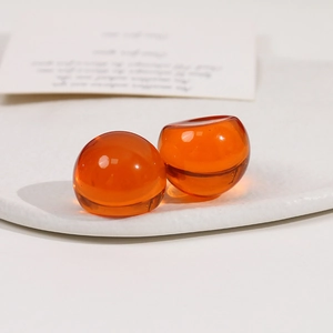 Macro de breloques rondes en résine ambre translucide de 22mm pour bijoux DIY