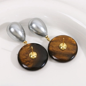 Boucles d'oreilles rétro 24mm en résine marron foncé avec paillettes dorées