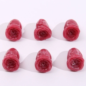 Vue détaillée de six perles en résine tulipe 3D rose foncé pour boucles d'oreilles et bijoux