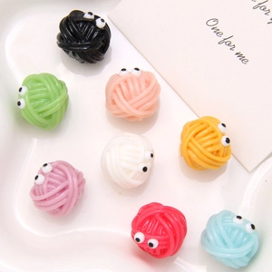 Simpatici gomitoli in resina con occhi per gioielli fai da te in 8 colori vivaci