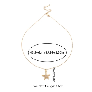 Collier pendentif étoile de mer dorée avec strass scintillants et chaîne ajustable