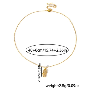 Detailansicht der Katzen-Halskette in Gold mit Größenangaben und Zirkonia-Besatz