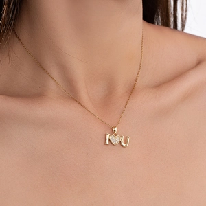 Collier élégant en or avec pendentif I Heart U et cœur en zircon scintillant pour femme