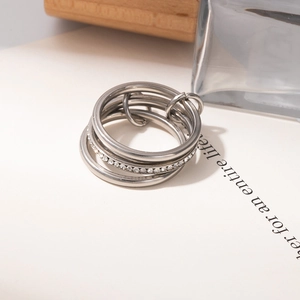 Anello multistrato chic in acciaio inossidabile con fascia di cristalli per donna
