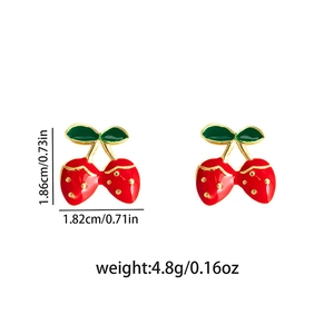 Dimensioni dettagliate orecchini fragola: altezza 1,86 cm, larghezza 1,82 cm, peso 4,8 g