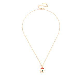 Détail du collier pendentif bonhomme de neige avec chaîne dorée et émail coloré
