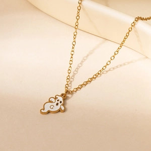 Minimalistische Goldkette mit skurrilem weißem Geist-Anhänger für Halloween-Mode