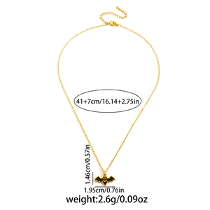 Detail der Goldfledermaus-Halskette mit 41cm plus 7cm Verlängerungskette und Karabiner