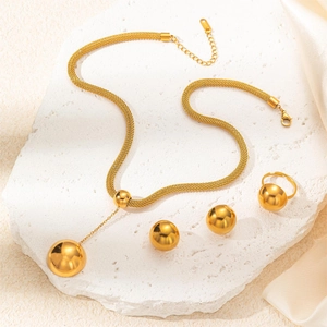 Set gioielli a sfera dorata lucida con collana a catena, anello aperto e orecchini a lobo