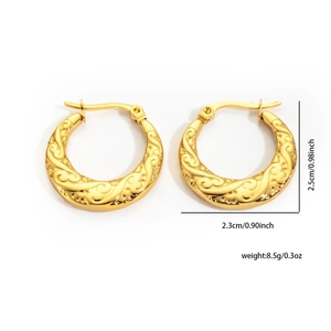 Close-up of gold-plated twisted hoop earrings with detailed dimensions and weight