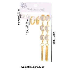 Trois paires de boucles d'oreilles en acier doré avec glands lune et clous en zircone