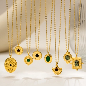 Vintage 18K Gold Plated Stainless Steel Necklace For Women Retro Palace Style Natural Stone Geometric Pendant Jewelry