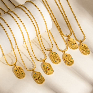 Colliers médaillons zodiaque dorés avec zircons colorés sur chaînes à billes chic