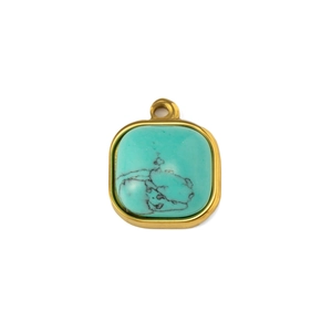 Vue macro d'un pendentif en turquoise carrée avec bordure dorée pour la création de bijoux DIY