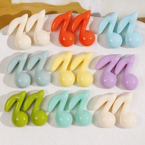 Ciondoli colorati a forma di nota musicale in resina per orecchini e accessori per capelli DIY